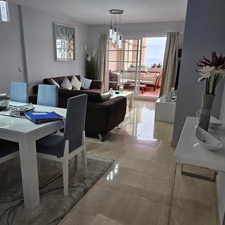 Duquesa Regents Apt, Large Balcony With Spectacular Sea Views Close To Port And Apartamento *