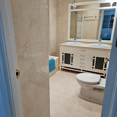Duquesa Regents Apt, Large Balcony With Spectacular Sea Views Close To Port And * Manilva