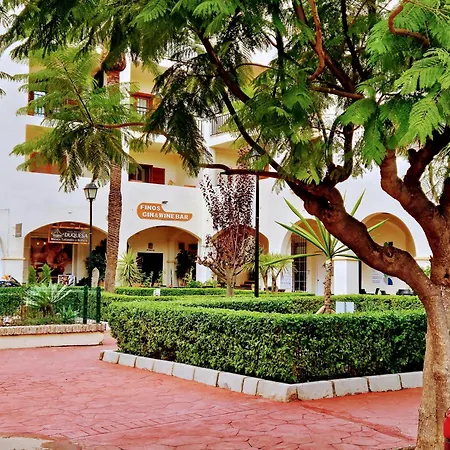 Duquesa Regents Apt, Large Balcony With Spectacular Sea Views Close To Port And Apartment
